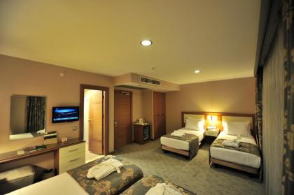 Yasmak Comfort Hotel - image 5