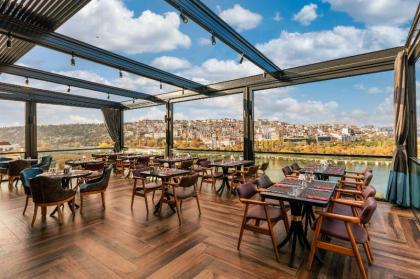 Ramada Hotel Suites Istanbul Golden Horn - image 9