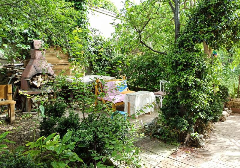 Two Bedroom Nature House with Garden in Kadikoy - image 2