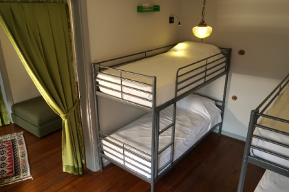 Tilas - 3 bunk bed room in 19th Century Townhouse - image 6