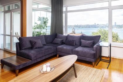 Sleek Apartment with a Panoramic Bosphorus View
