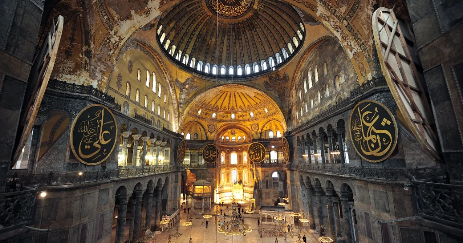Hagia Sophia vs. Blue Mosque: A Tale of Two Architectural Wonders