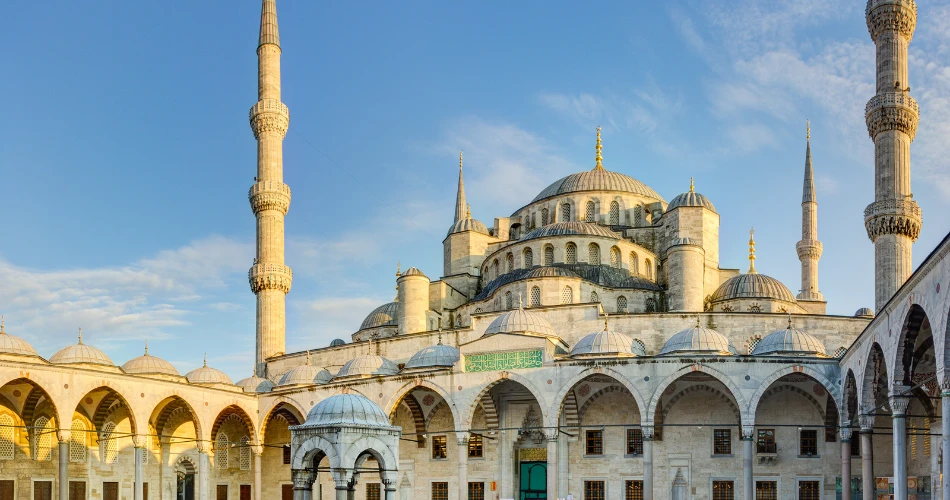 Hagia Sophia vs. Blue Mosque: A Tale of Two Architectural Wonders