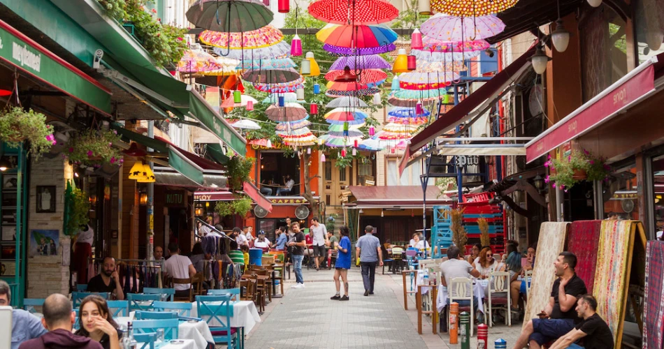 A Comprehensive Travel Guide to Istanbul, Turkey
