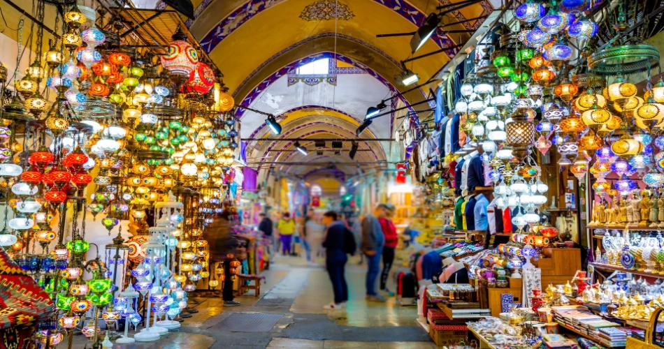 A Comprehensive Travel Guide to Istanbul, Turkey