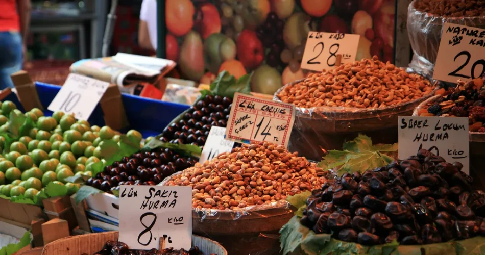 A Comprehensive Travel Guide to Istanbul, Turkey