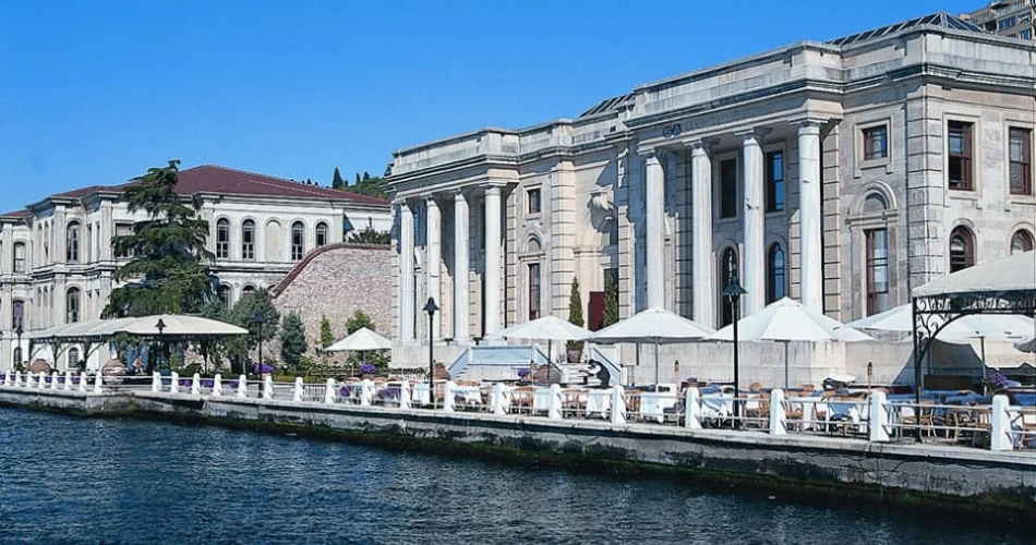 A Comprehensive Travel Guide to Istanbul, Turkey