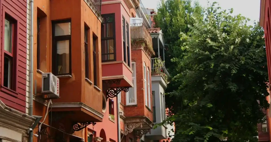 Travel Like a Local in Istanbul