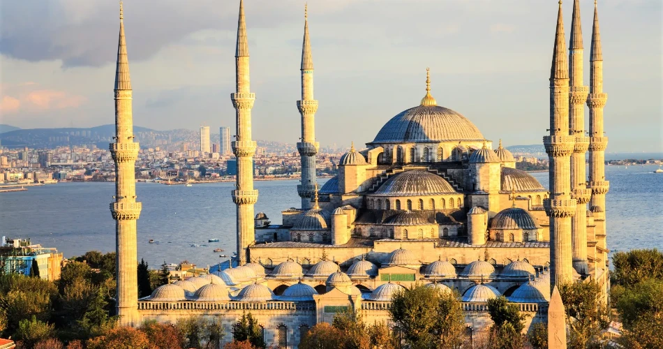 Best Walking Routes for Scenic Views in Istanbul