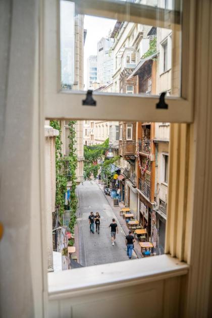 West Pera Hotel - image 30