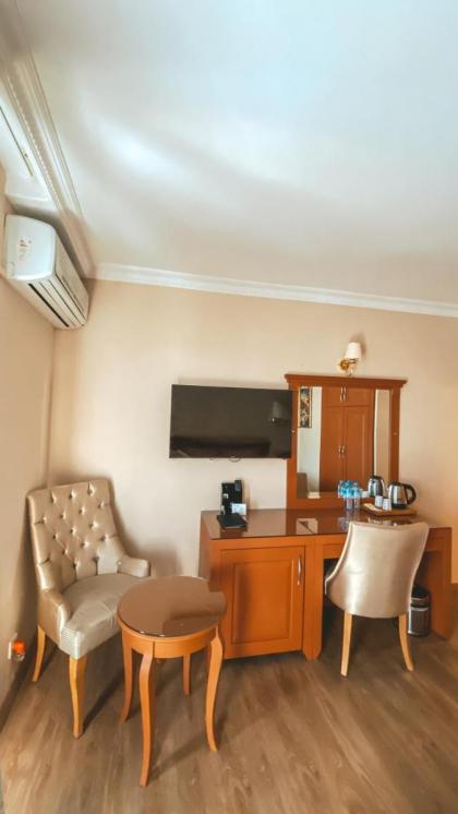 Premier Vista Hotel - image 21