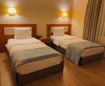 Premier Vista Hotel - image 23