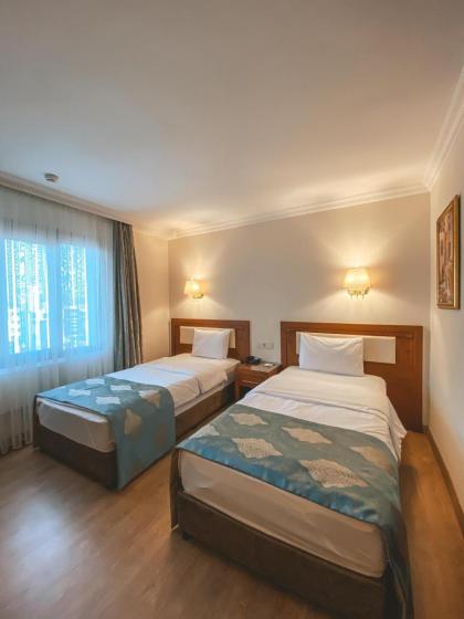Premier Vista Hotel - image 24