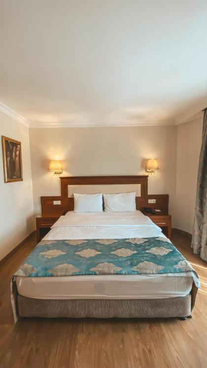 Premier Vista Hotel - image 26