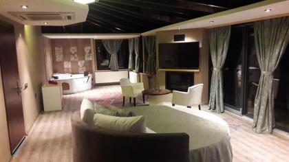 Velena Hotel - image 22