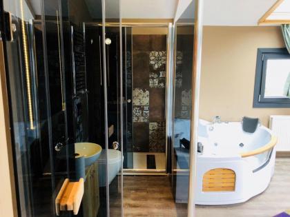 Velena Hotel - image 26