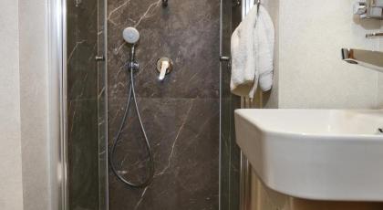 Discovery Hotel - image 27