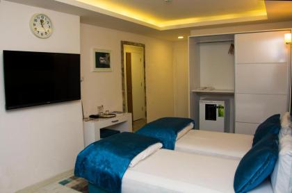 Deep Hotel - image 21