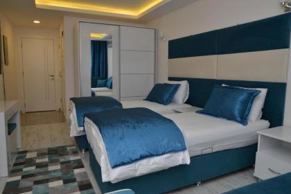 Deep Hotel - image 30