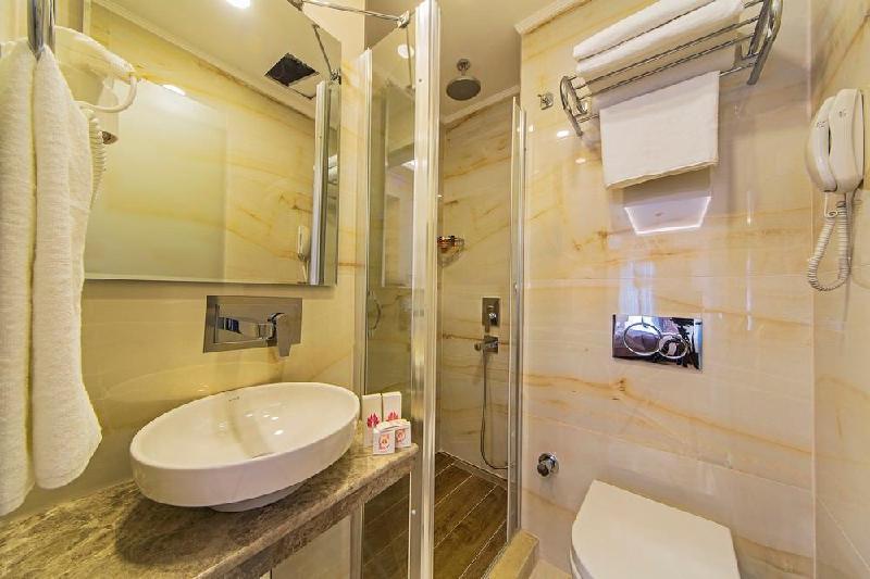 Grand Naki Hotel - image 2