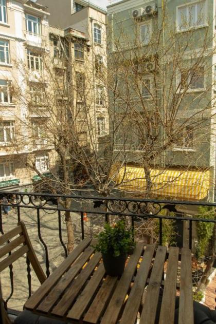 Louis Rooms - image 22