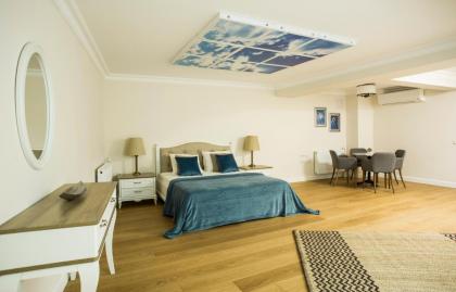 Amazing Triplex Apartment By Deniz Suites - image 22