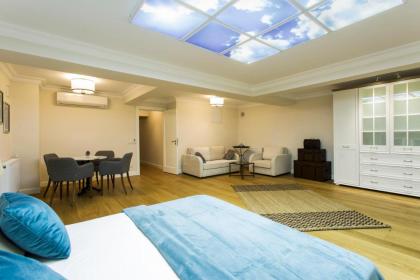 Amazing Triplex Apartment By Deniz Suites - image 24