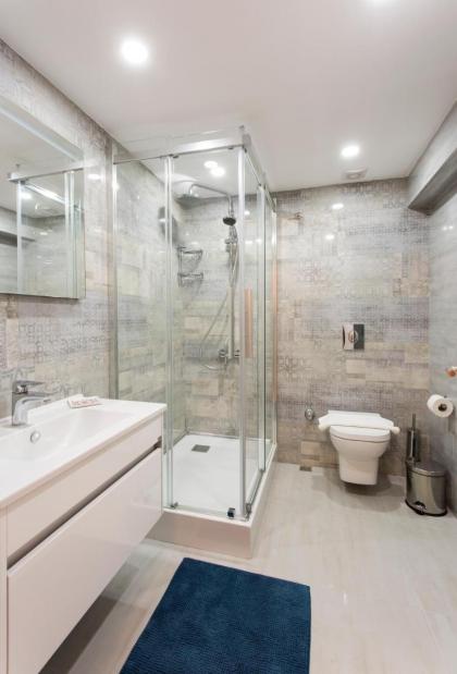 Amazing Triplex Apartment By Deniz Suites - image 27