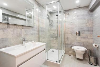 Amazing Triplex Apartment By Deniz Suites - image 28