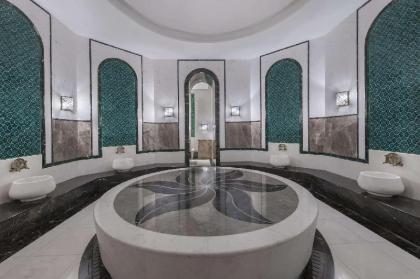 Elite World Asia Hotel - image 3