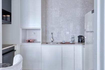 G Yoo Residence by NewInn - image 24