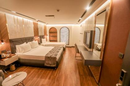 Class Suit Hotel - image 25