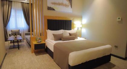 QUA COMFORT HOTEL - image 21