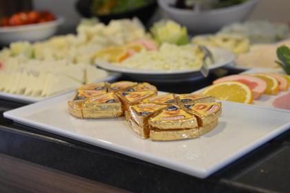 Litros Hotel & Spa - image 25