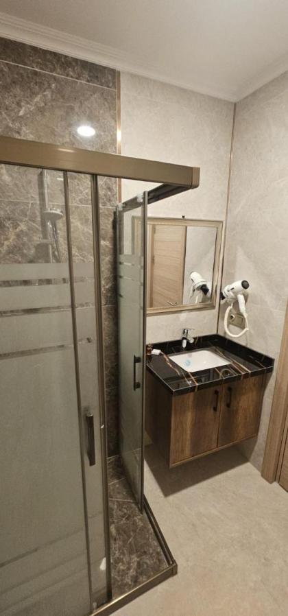 Mardy Hotel - image 25