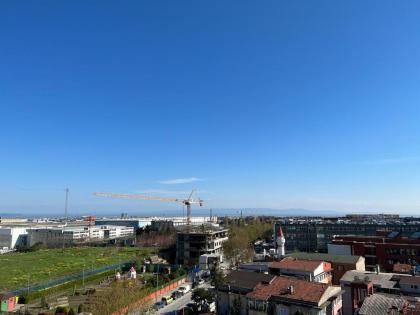 Mardy Deluxe Houses - image 21