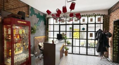 Black Art Hotel - image 27