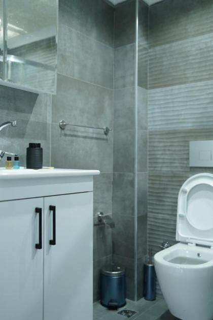 Middle Village Suite Hotel - image 24