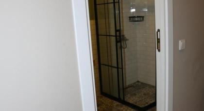 Zoom Hotel - image 25
