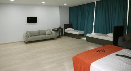 Zoom Hotel - image 30