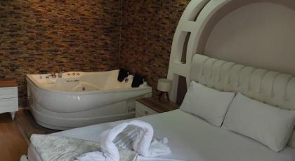 CEMRE SUIT - image 22