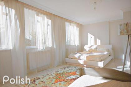 Villa room in the airport in the forest - image 24