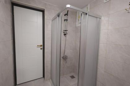 Bonita Apart - image 24