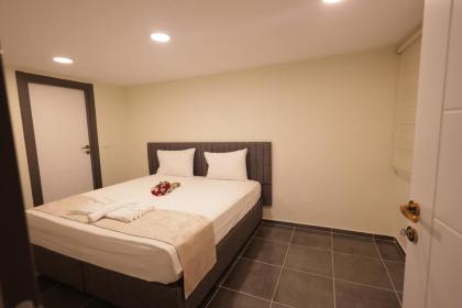 Bonita Apart - image 26