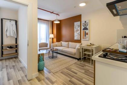 Monnas Suite - image 29