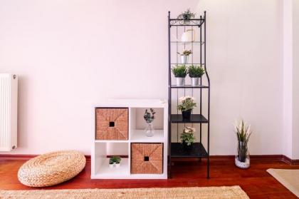 Chic Flat with Balcony near Moda Shore - image 21