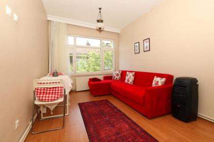 Flat with Two Living Rooms and Balcony in Uskudar - image 23