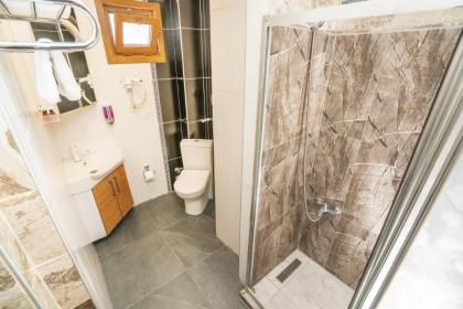 216 Palace Suite - image 25