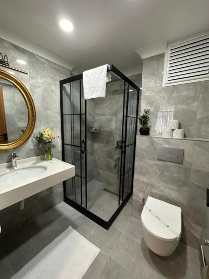 H&L Suites - image 28