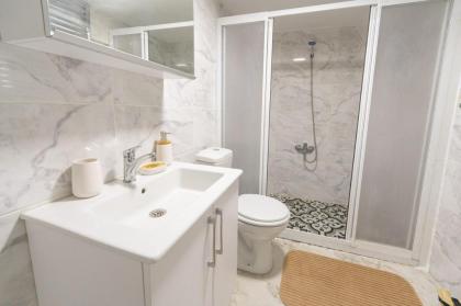 The Spectacular 3 Bedroom House by the Bosphorus - image 22